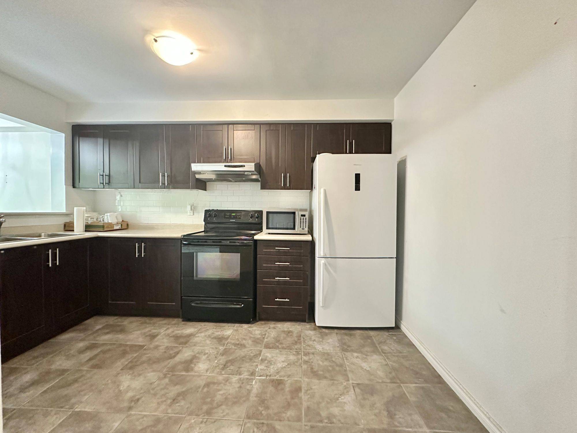 Mississauga, ON L5M 6Z5,4600 Kimbermount AVE #39