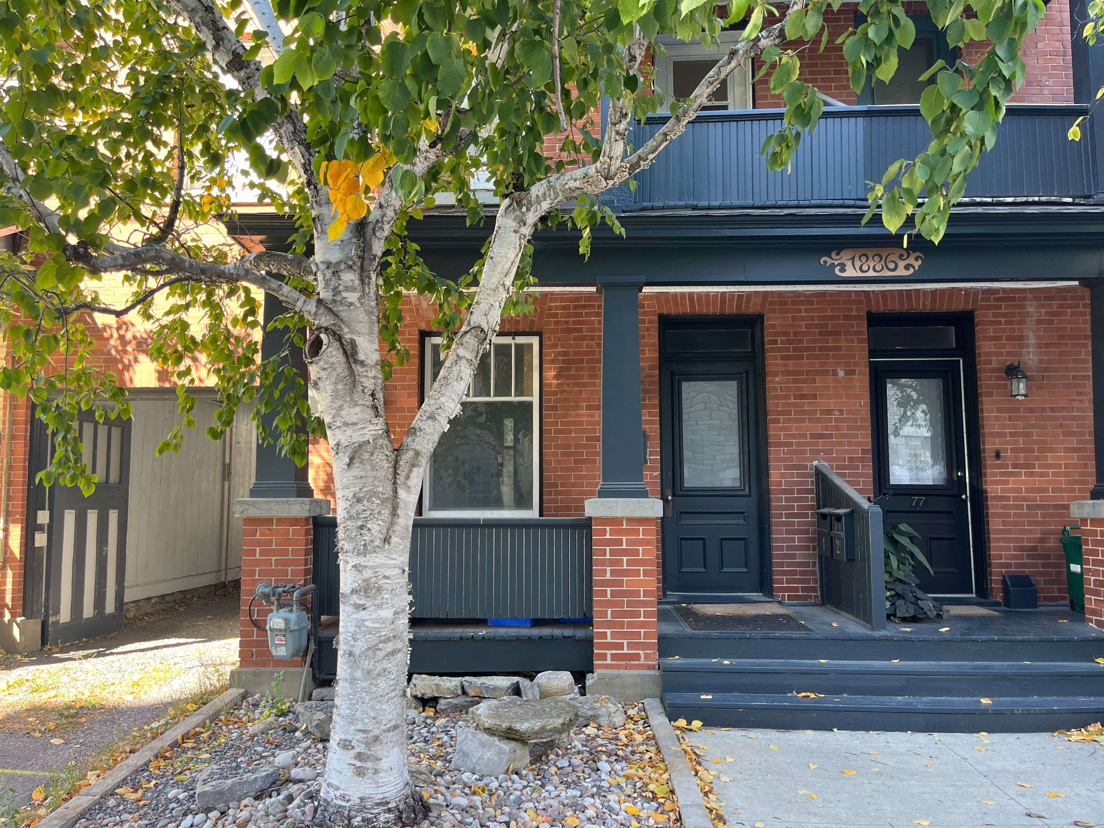 Lower Town - Sandy Hill, ON K1N 5B7,75 Cathcart ST #1