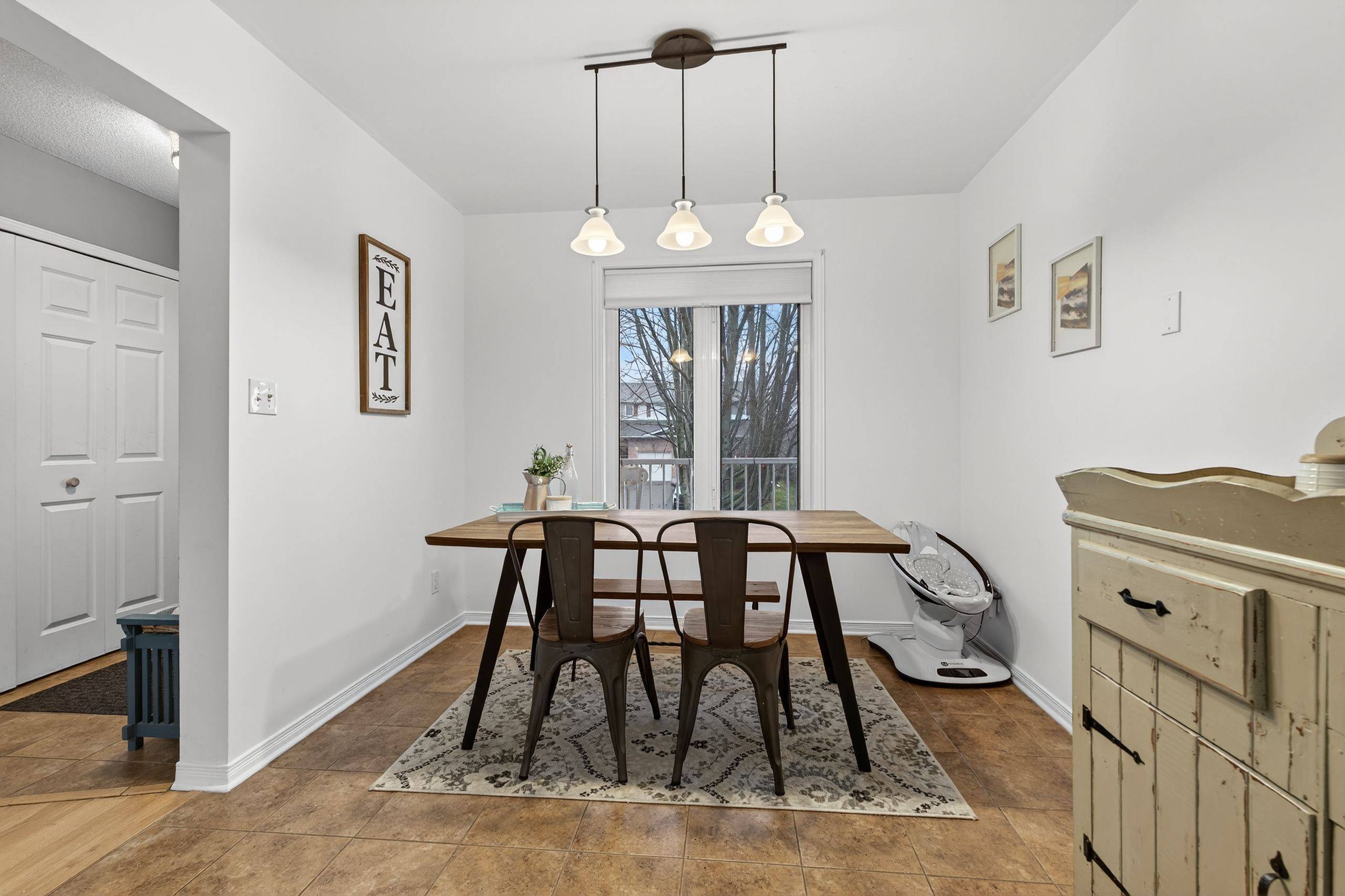 Loyalist, ON K7N 1Y6,14 CLIFFORD ST