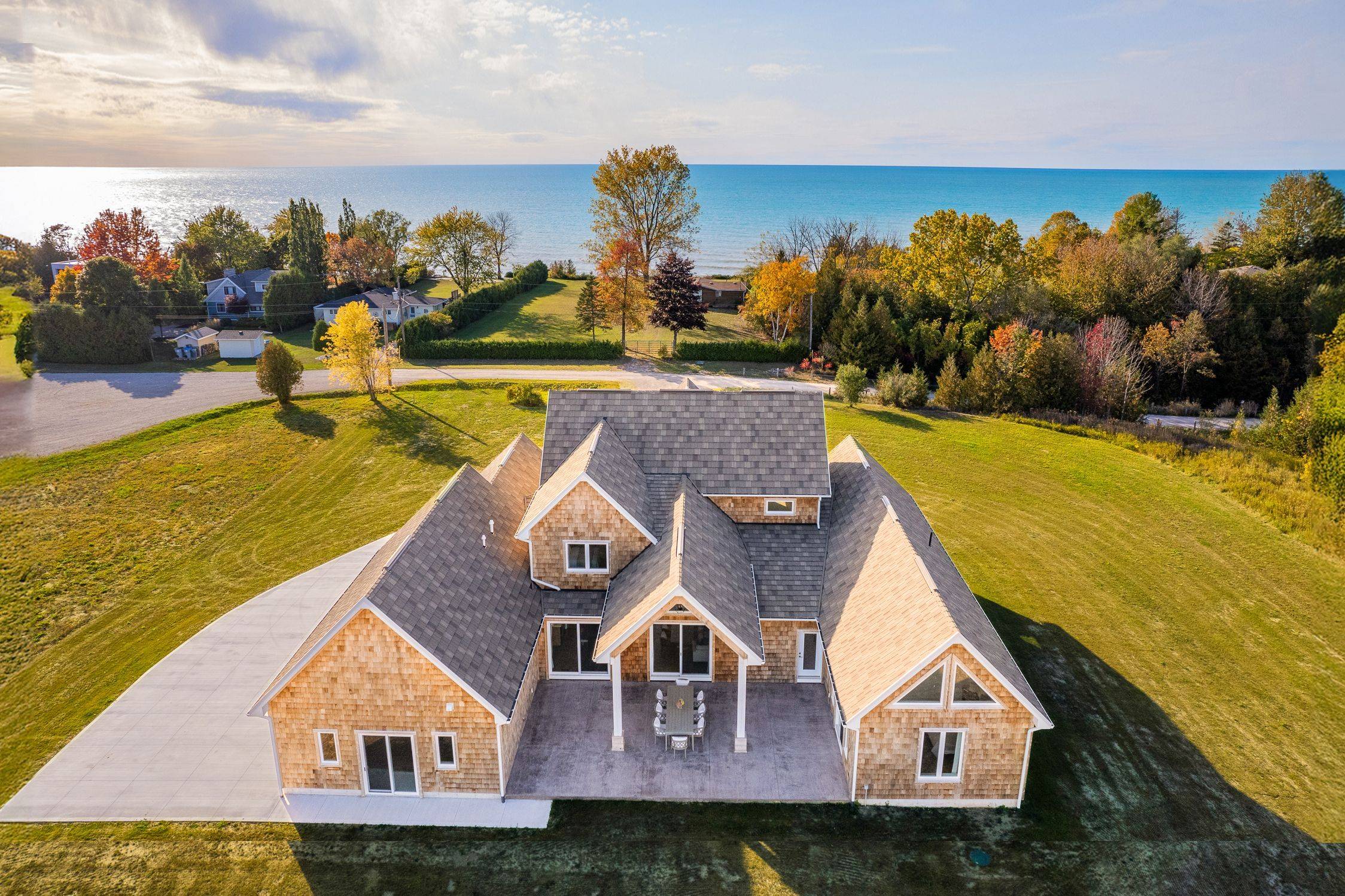 Bluewater, ON N0M 2T0,73952 Durand ST