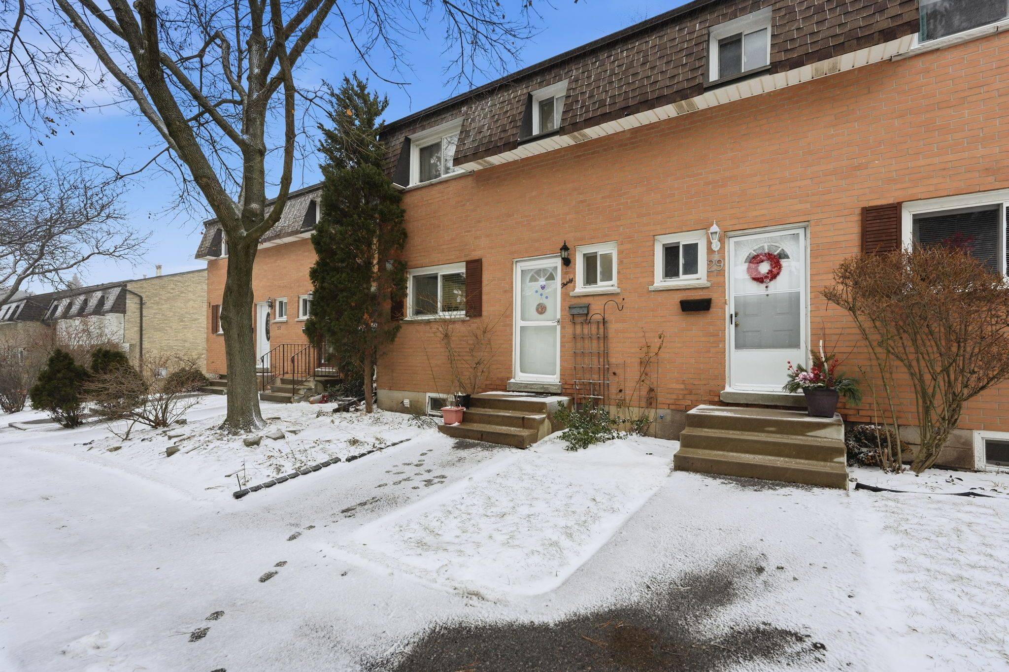 Hamilton, ON L9B 1R6,1440 Garth ST #30