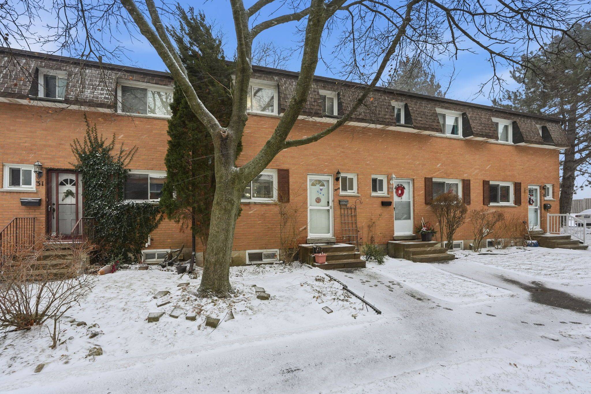 Hamilton, ON L9B 1R6,1440 Garth ST #30
