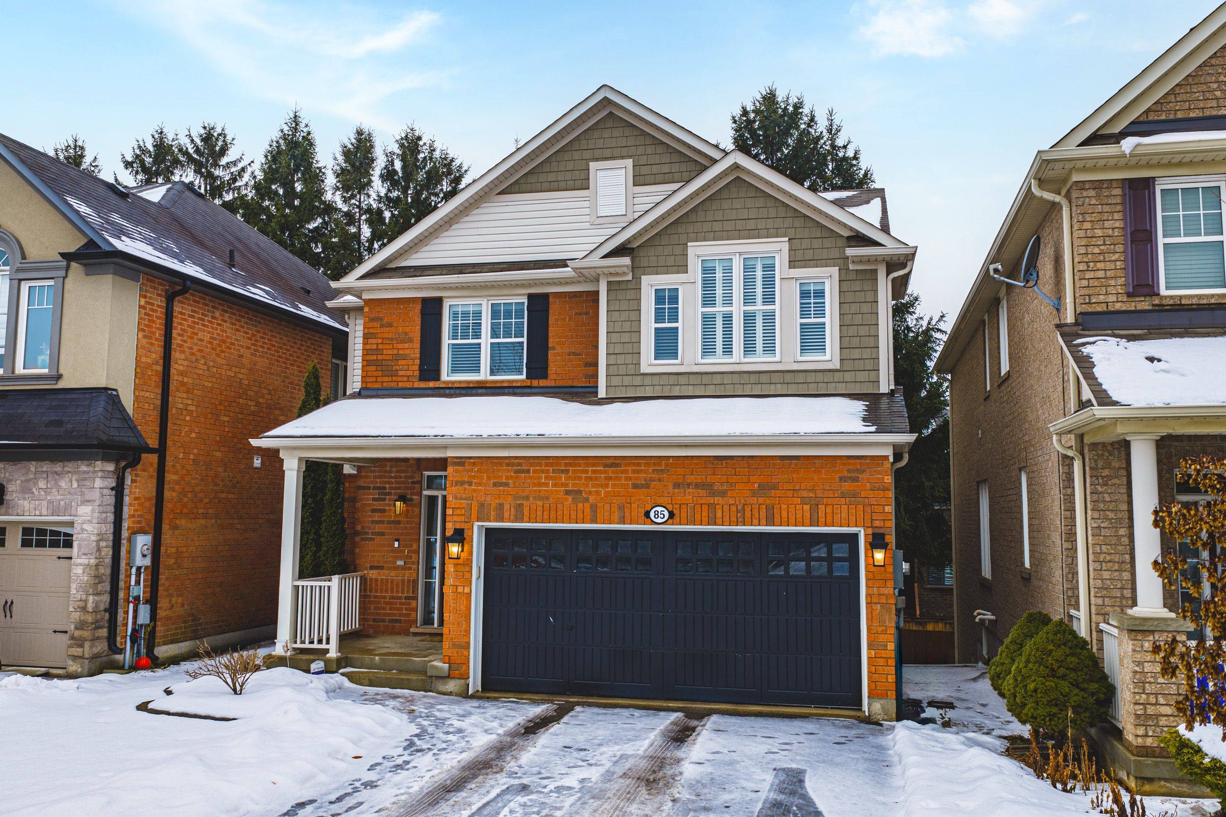 Hamilton, ON L9K 0C5,85 Peer CT