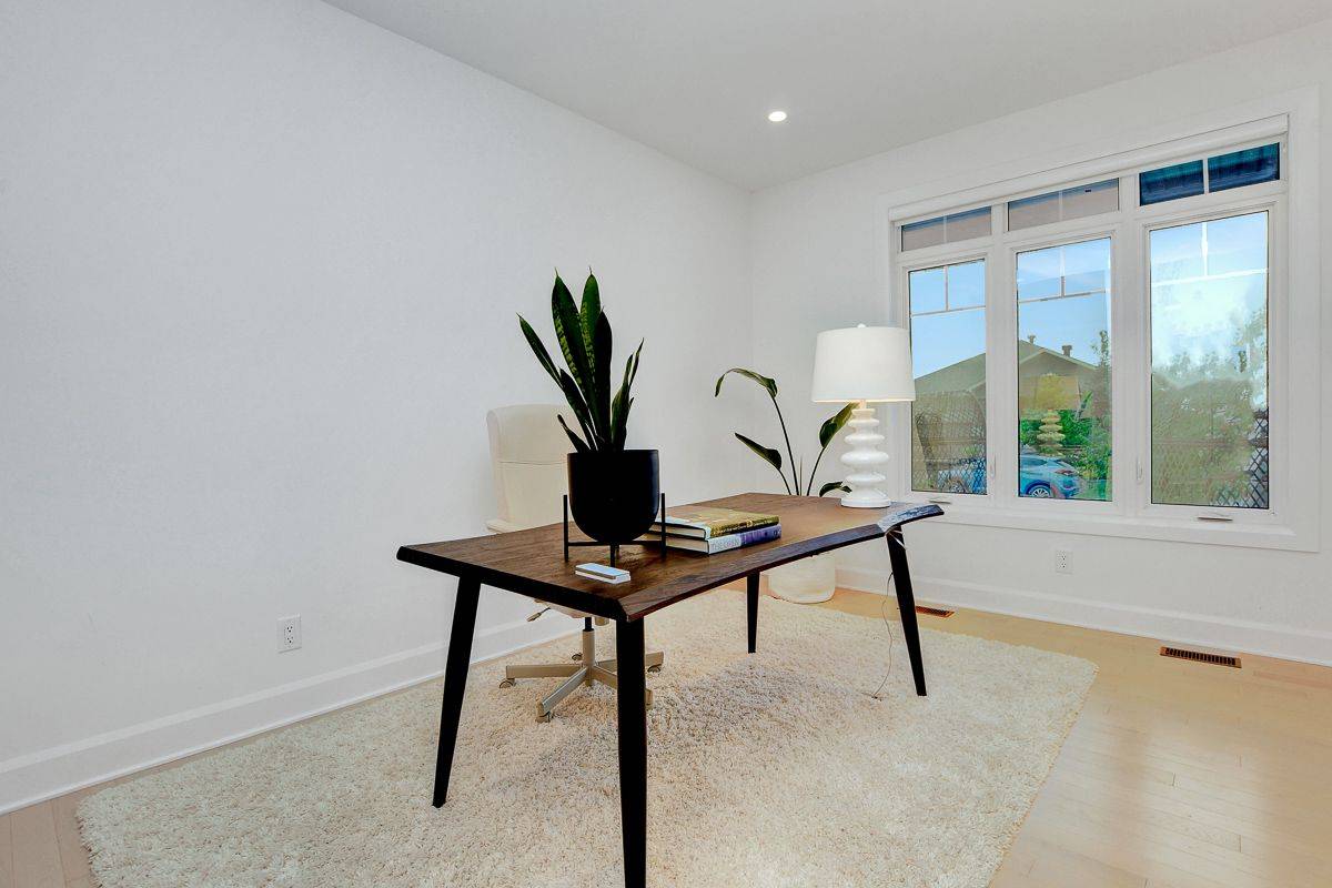 Carp - Huntley Ward, ON K0A 1L0,743 Meadowridge CIR