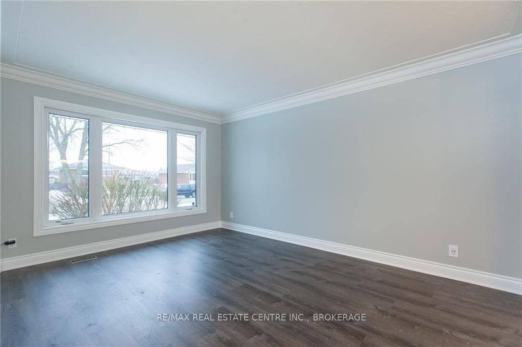 Cambridge, ON N1R 1N5,119 Alison AVE #Upper