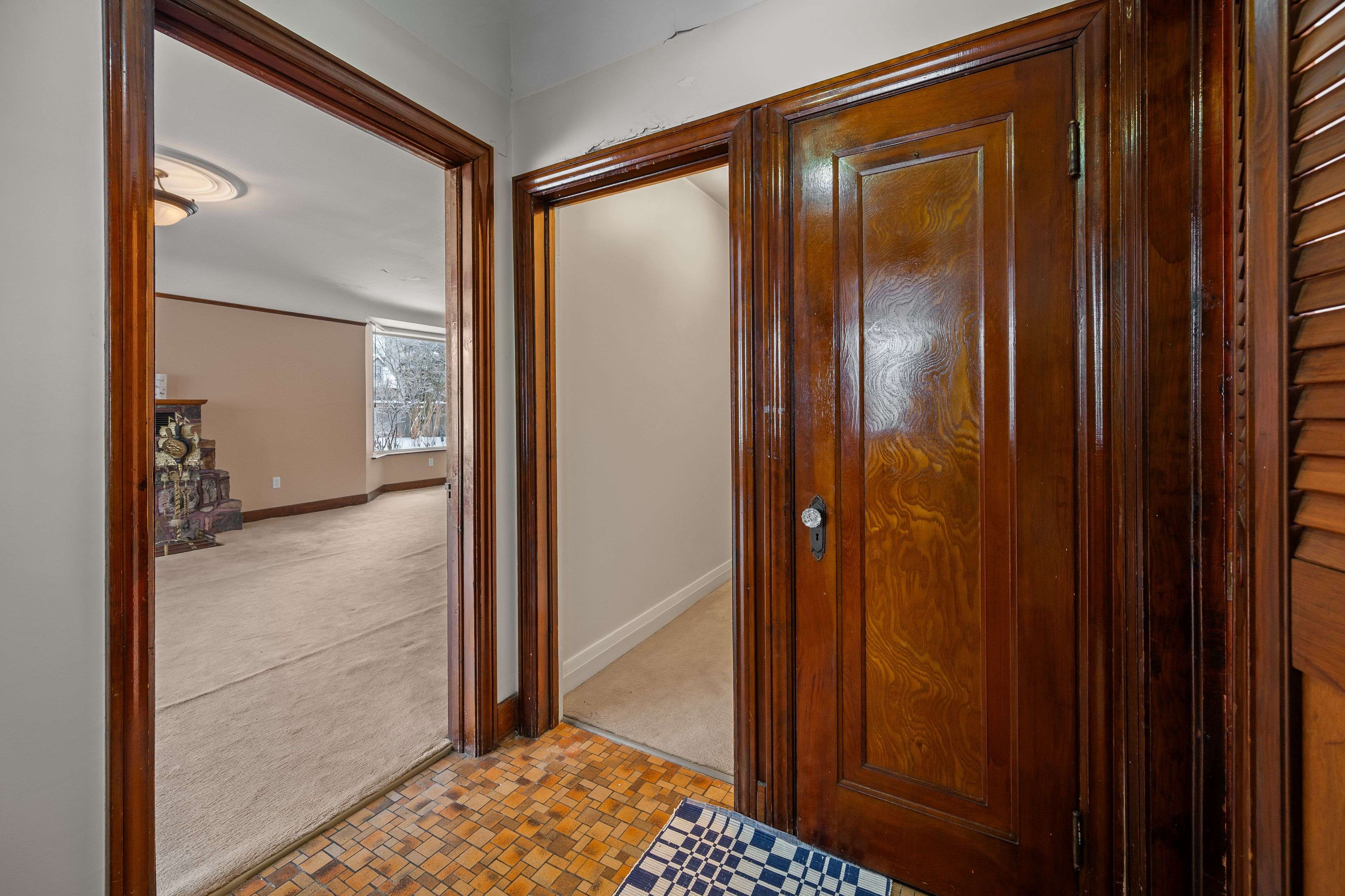 Kingston, ON K7L 1K4,235 Park ST