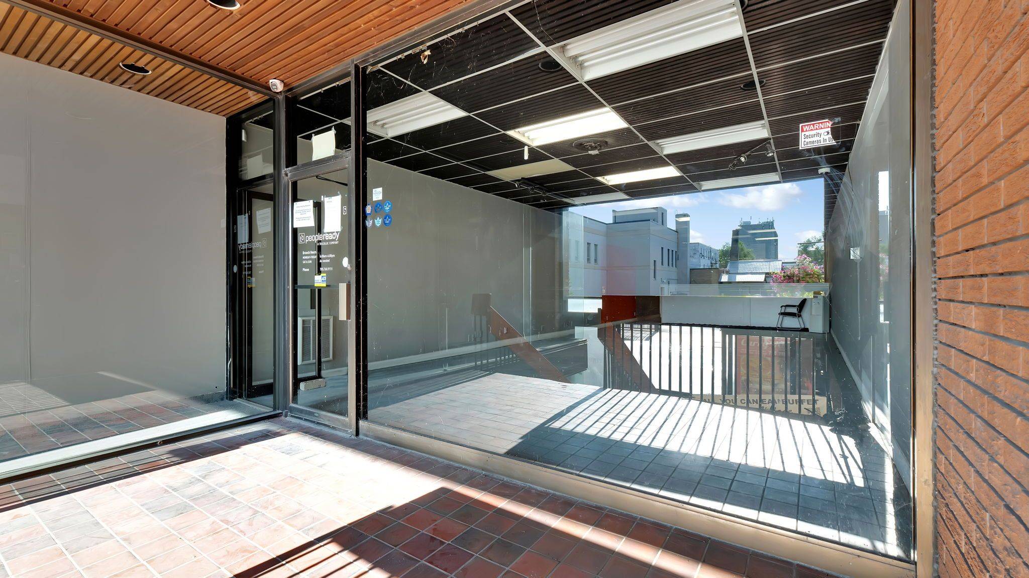 Peterborough, ON K9J 3H2,304-306 George ST N #106