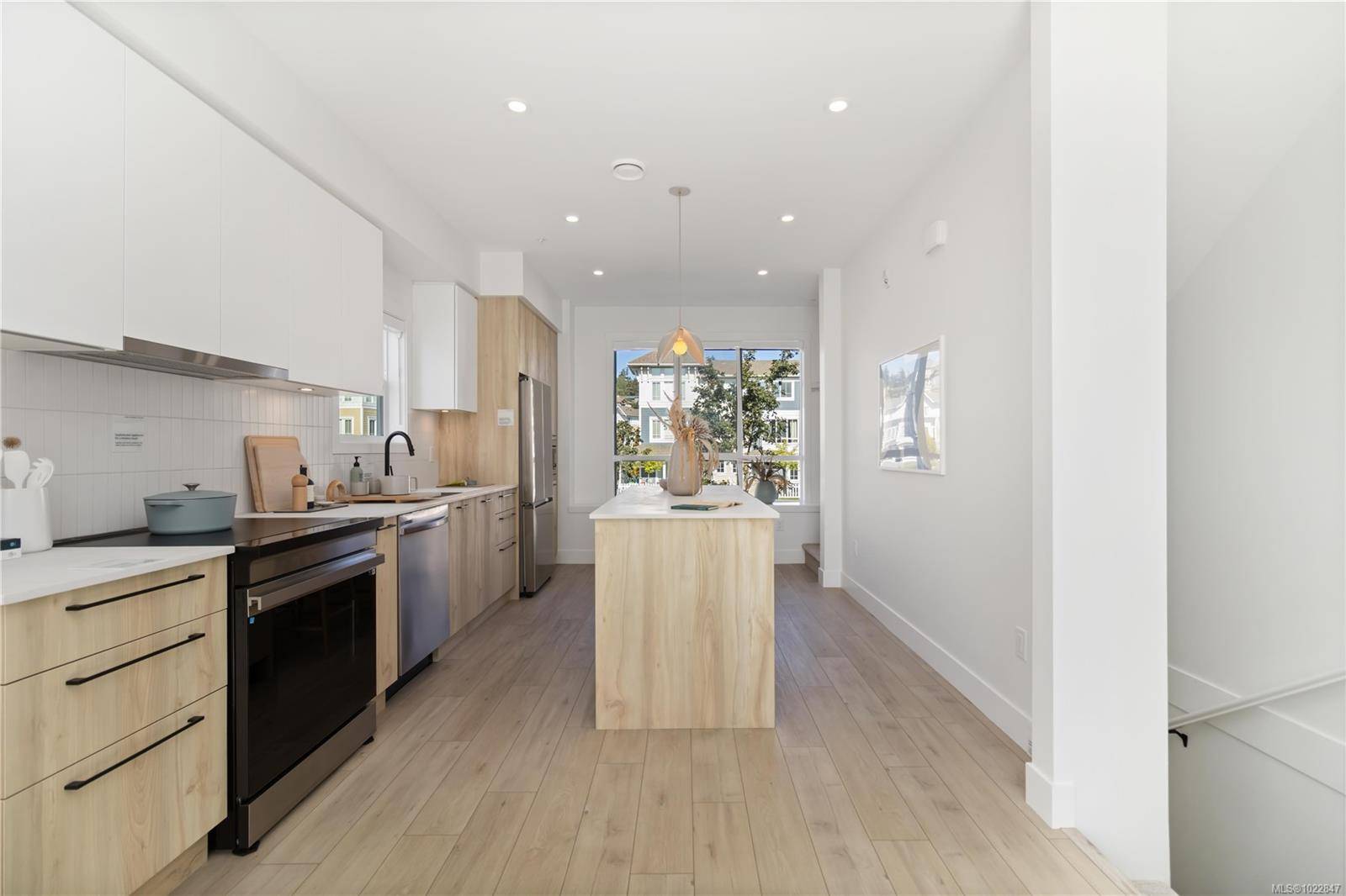 Colwood, BC V9C 0S5,368 Tradewinds Ave #73