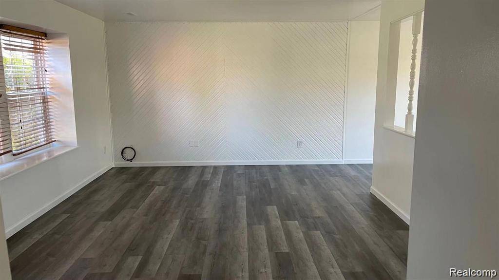 Novi, MI 48374,24395 Surfside RD