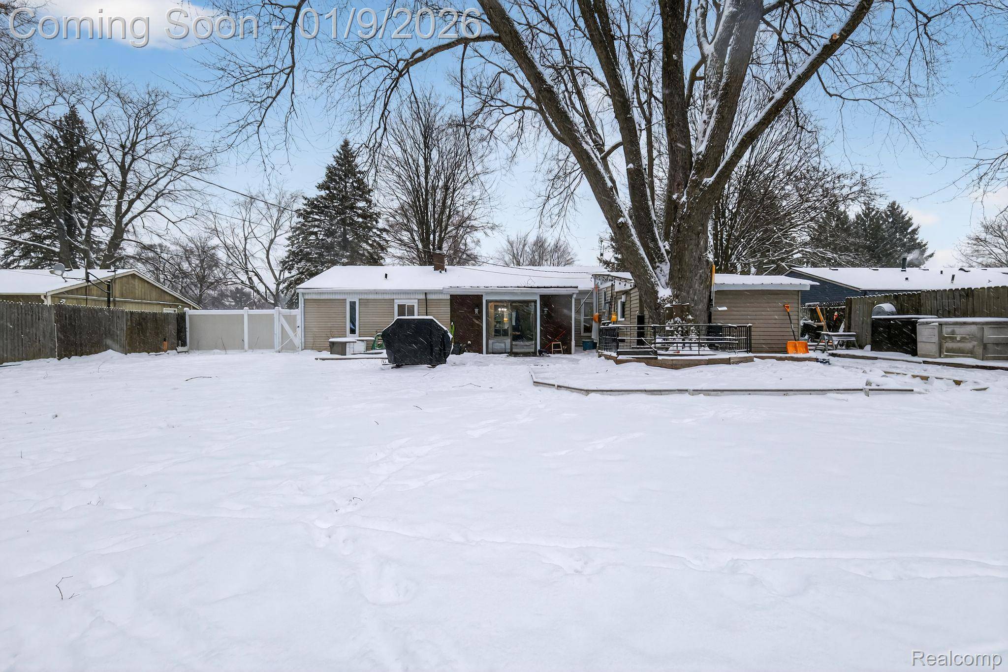 Lake Orion, MI 48359,2465 Liter RD