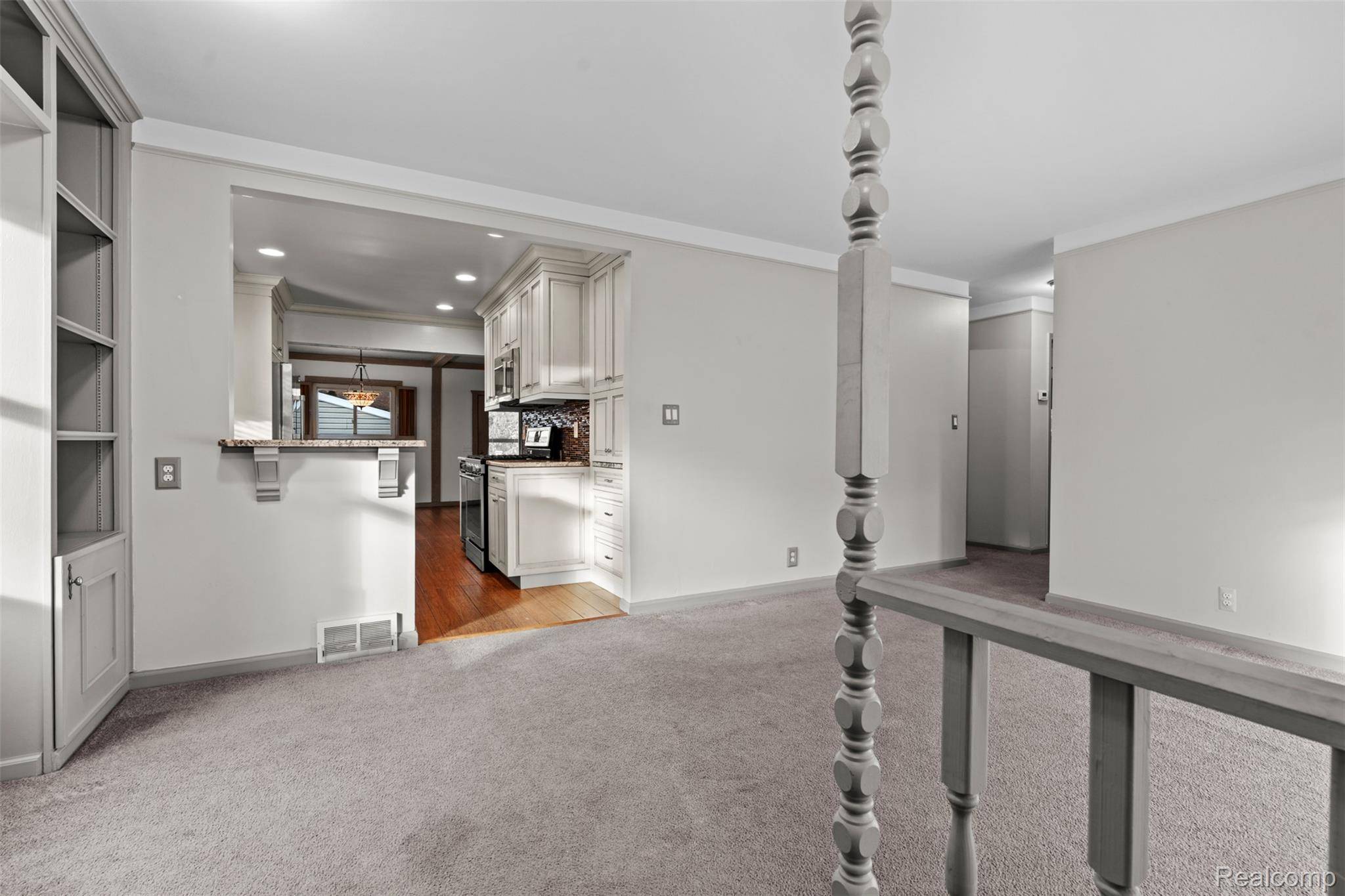 Royal Oak, MI 48067,2115 E Hudson AVE