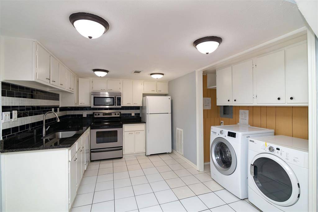 Dallas, TX 75220,3121 Park Lane #1151