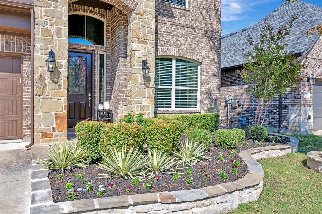 Roanoke, TX 76262,437 Chestnut Lane