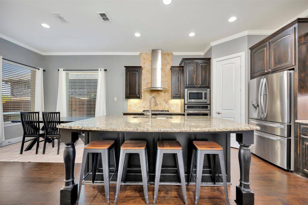 Roanoke, TX 76262,437 Chestnut Lane