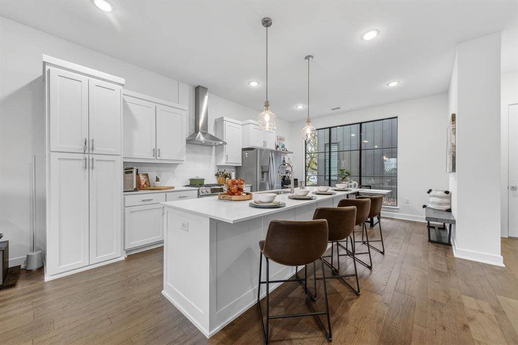 Dallas, TX 75208,737 N Zang Boulevard #102