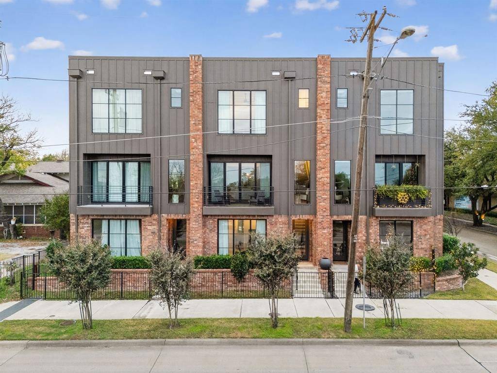 Dallas, TX 75208,737 N Zang Boulevard #102