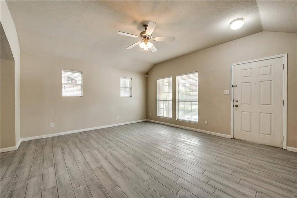 Grand Prairie, TX 75052,952 Bentwood Trail