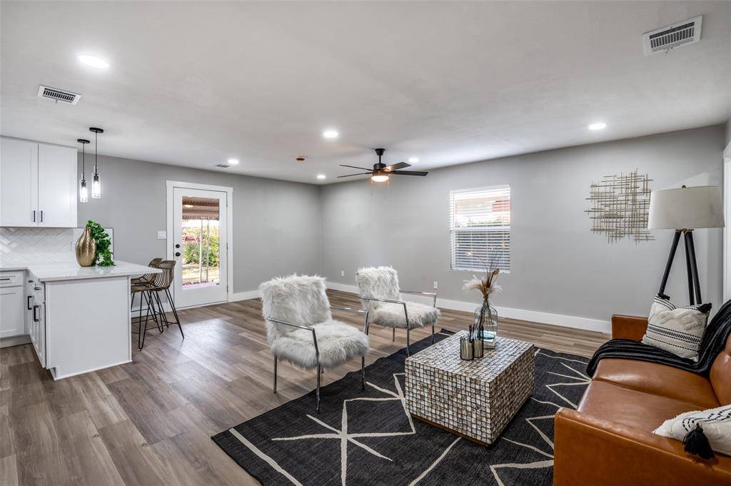 Farmers Branch, TX 75234,13421 Glenside Drive