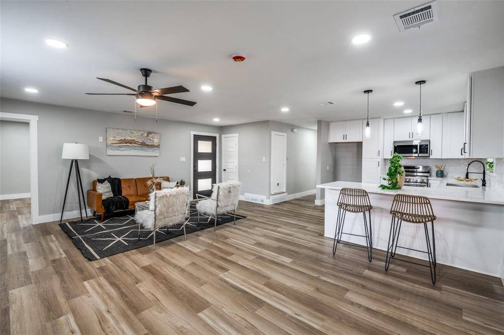 Farmers Branch, TX 75234,13421 Glenside Drive