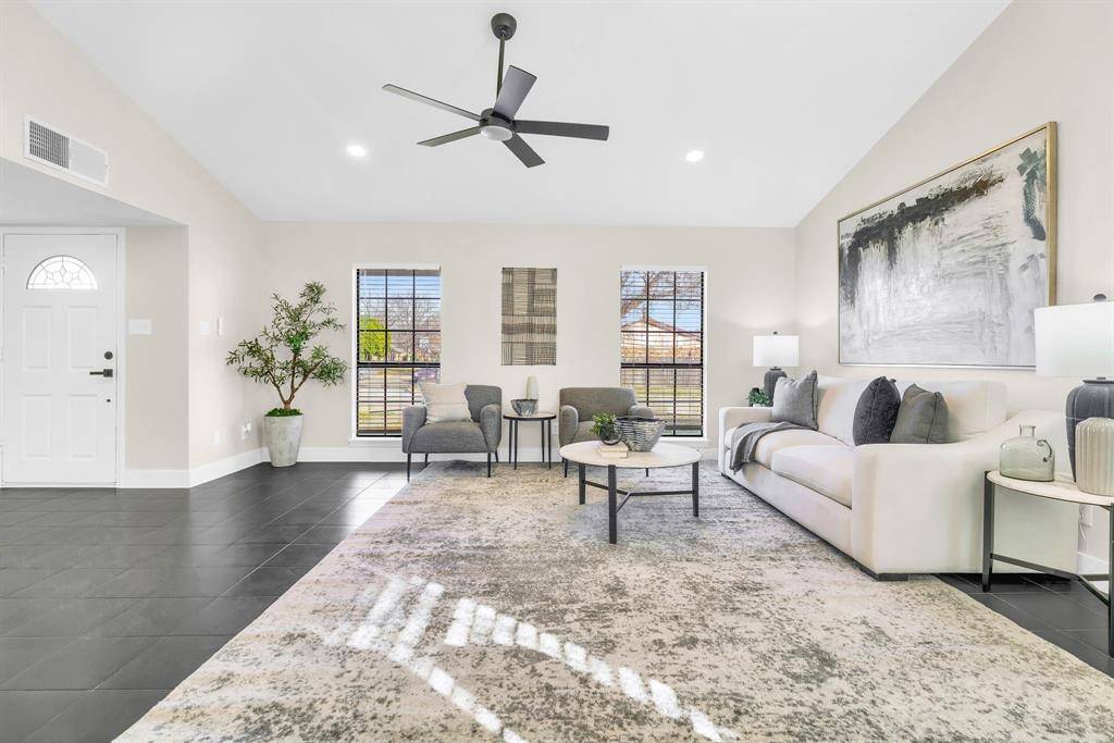 Grand Prairie, TX 75052,5018 Red River Trail