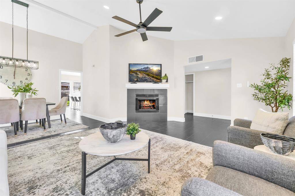 Grand Prairie, TX 75052,5018 Red River Trail