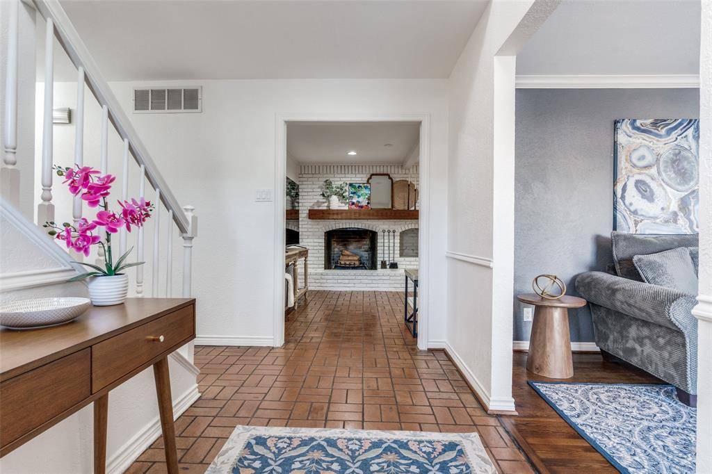 Dallas, TX 75238,9446 Brentgate Drive