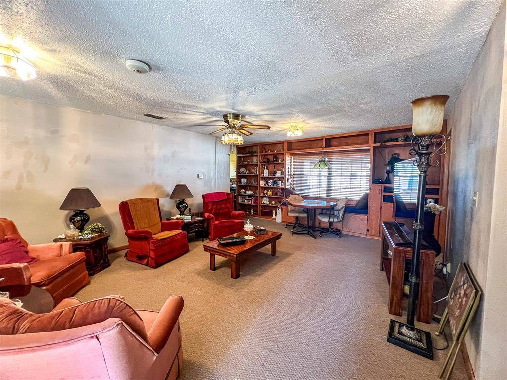 Knox City, TX 79529,304 SE 2nd Street