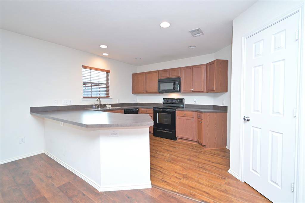 Fort Worth, TX 76120,941 Newberry Trail