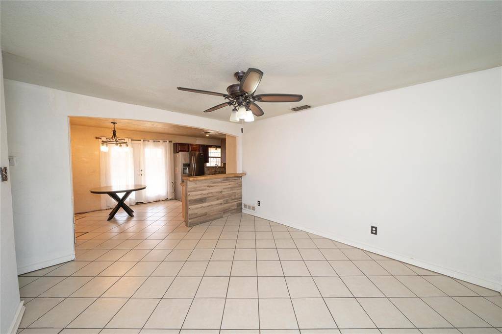 Everman, TX 76140,913 Russell Road