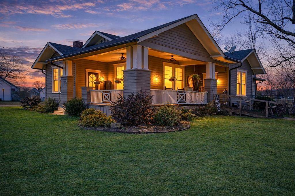 Blossom, TX 75416,130 W Division Street