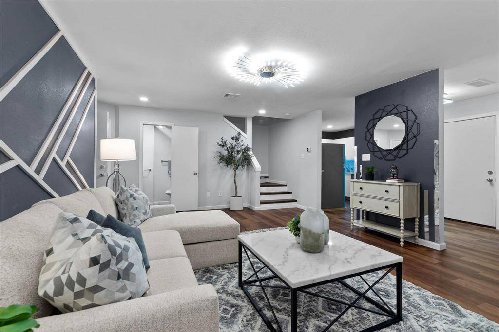 Dallas, TX 75217,212 Creek Cove Drive