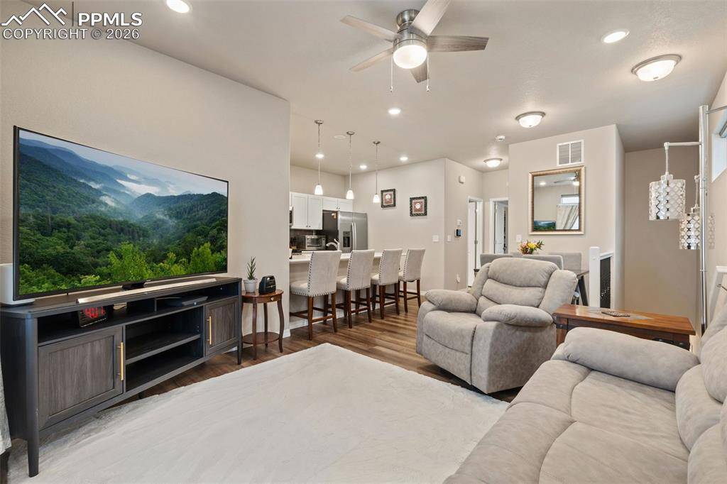 Colorado Springs, CO 80923,7793 Carabiner VW