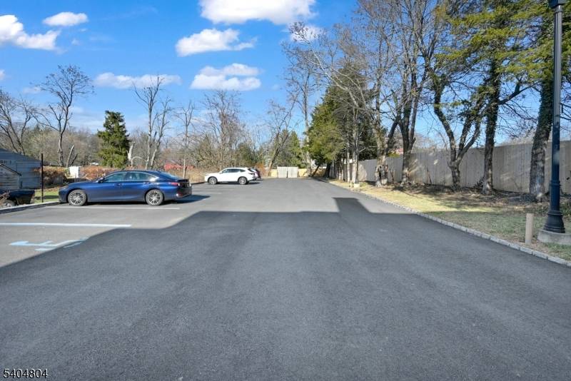 Mendham Boro, NJ 07945,7 W Main St