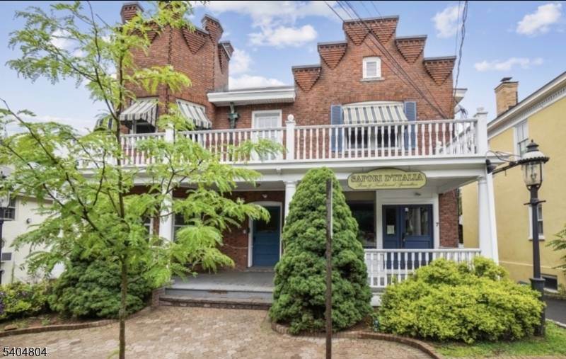 Mendham Boro, NJ 07945,7 W Main St