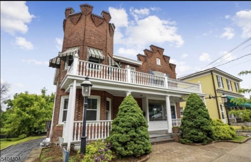 Mendham Boro, NJ 07945,7 W Main St