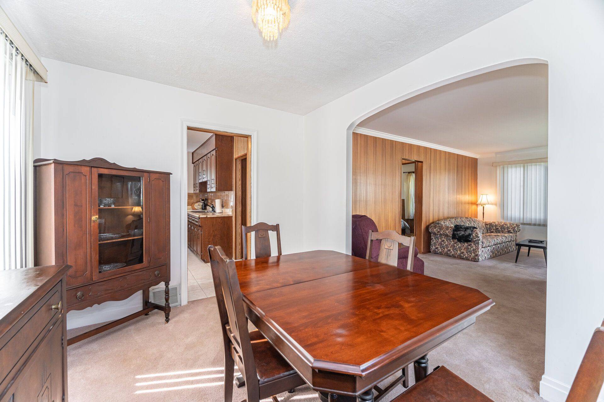 Toronto E03, ON M4B 3K2,2 Topham RD