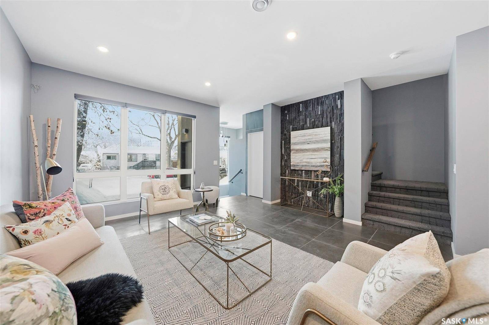 Saskatoon, SK S7K 3G1,1310 Empress AVENUE