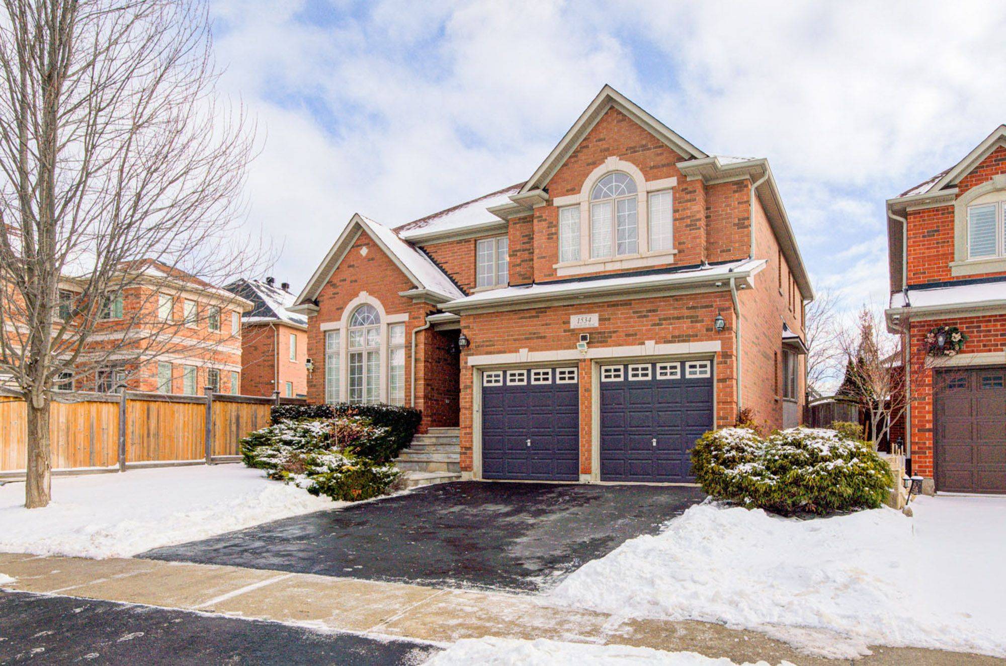 Oakville, ON L6H 7V7,1534 Craigleith RD