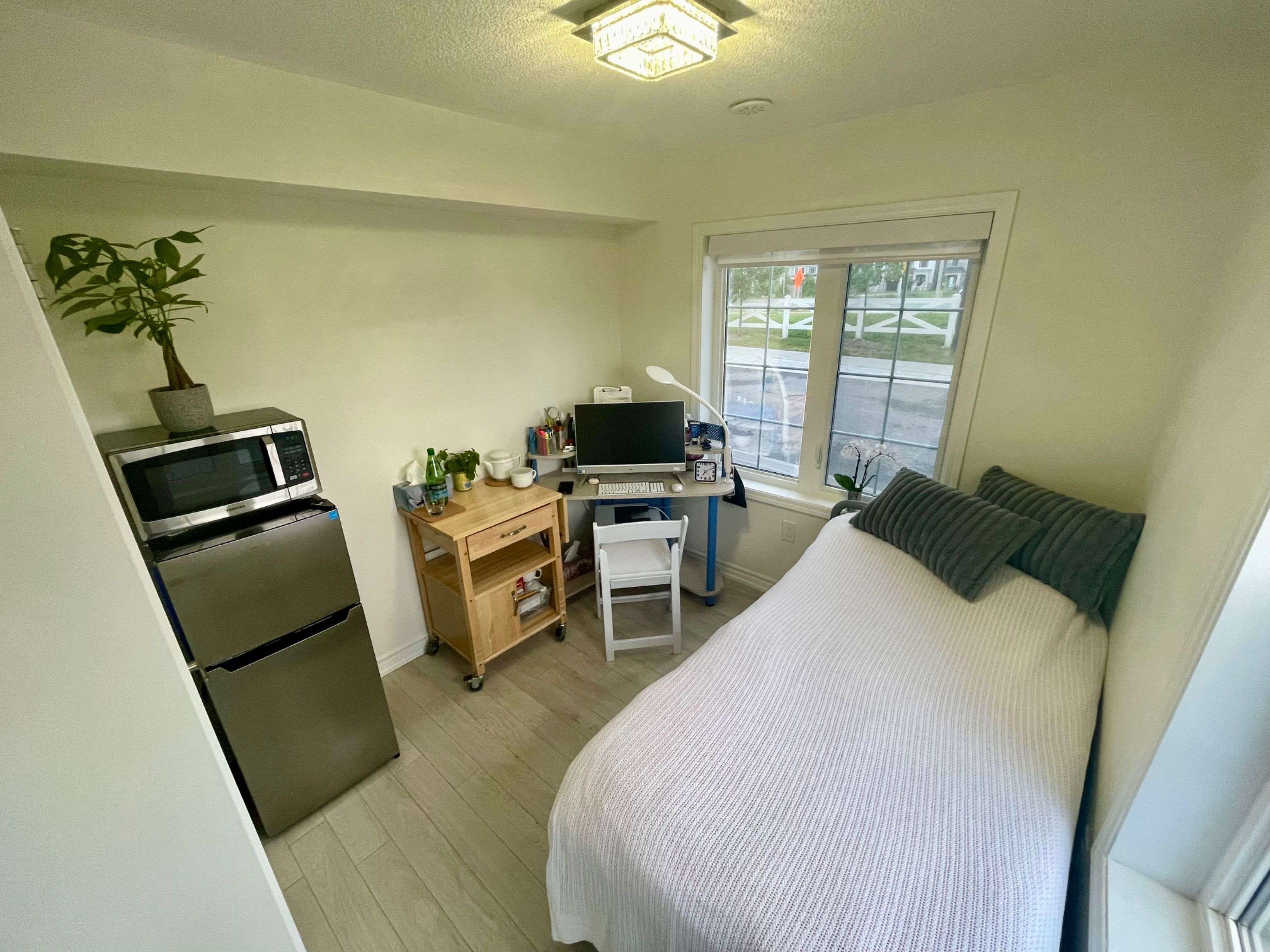 Milton, ON L9E 1P1,1222 Rose WAY #73