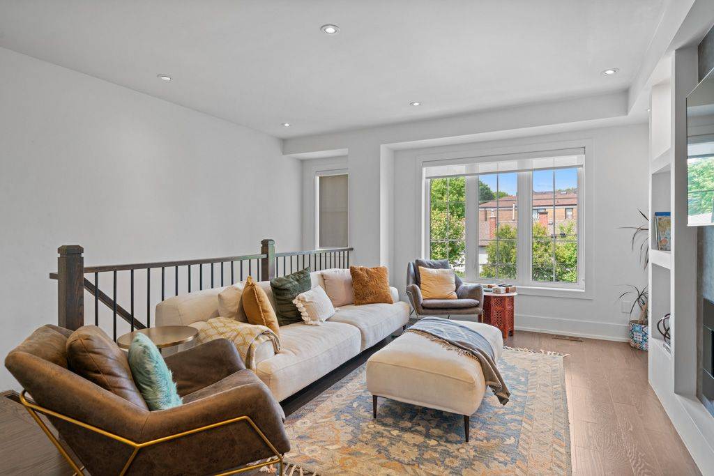 Toronto W03, ON M6E 4J2,507 Nairn AVE