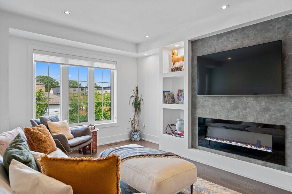 Toronto W03, ON M6E 4J2,507 Nairn AVE