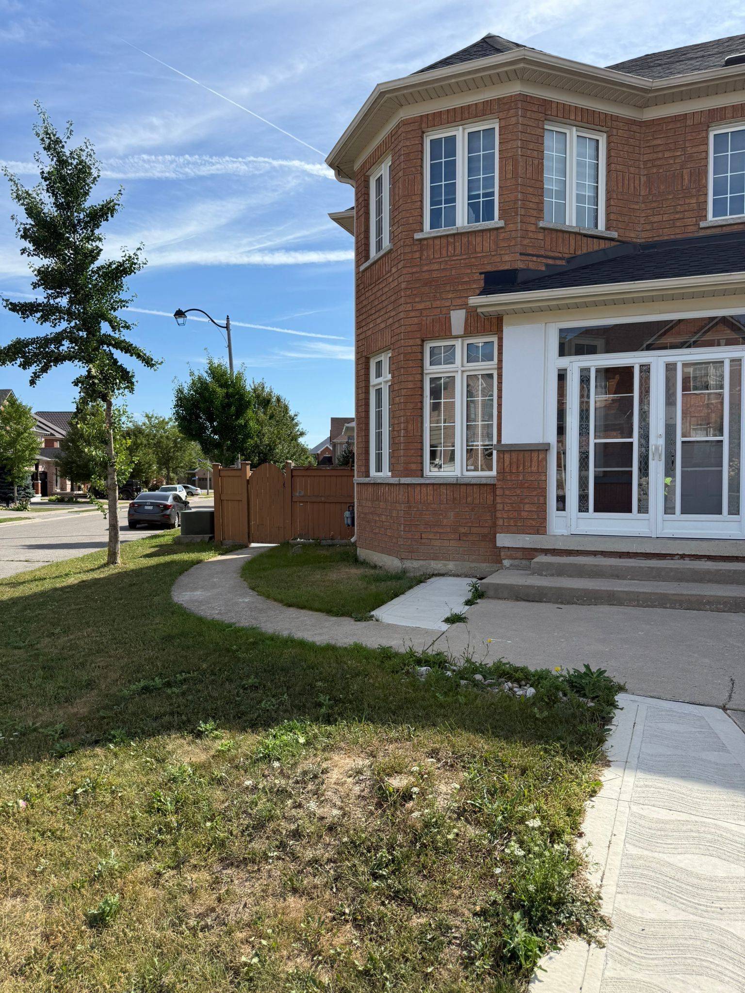 Brampton, ON L6P 1Y3,29 Laurentide CRES