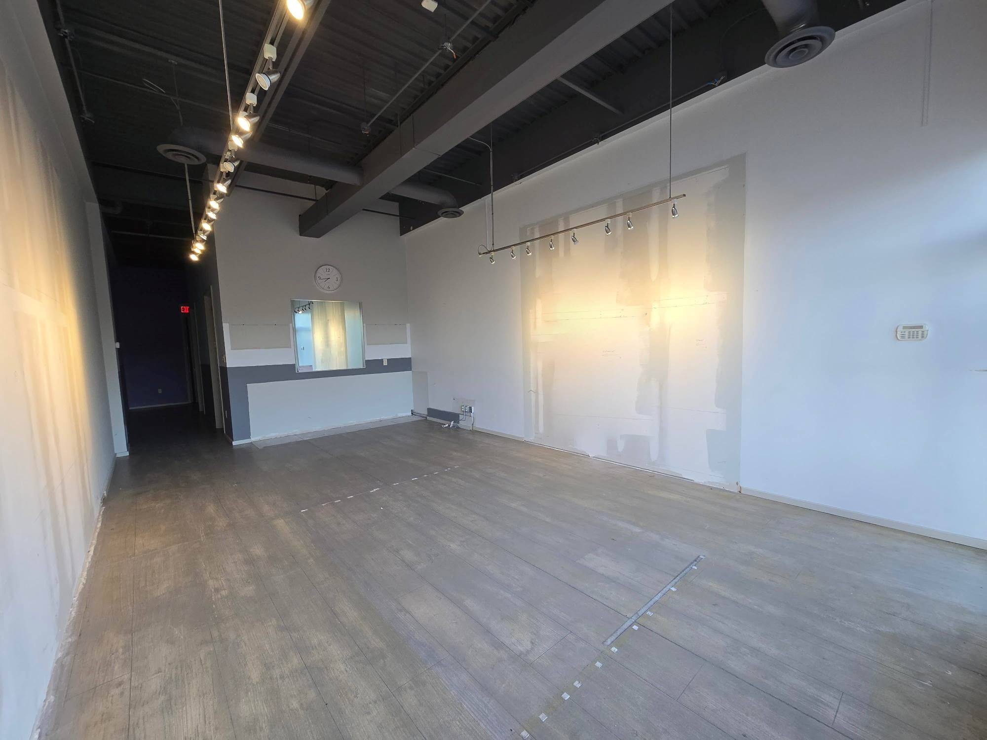 Hamilton, ON L8G 1E4,259 Queenston RD #6