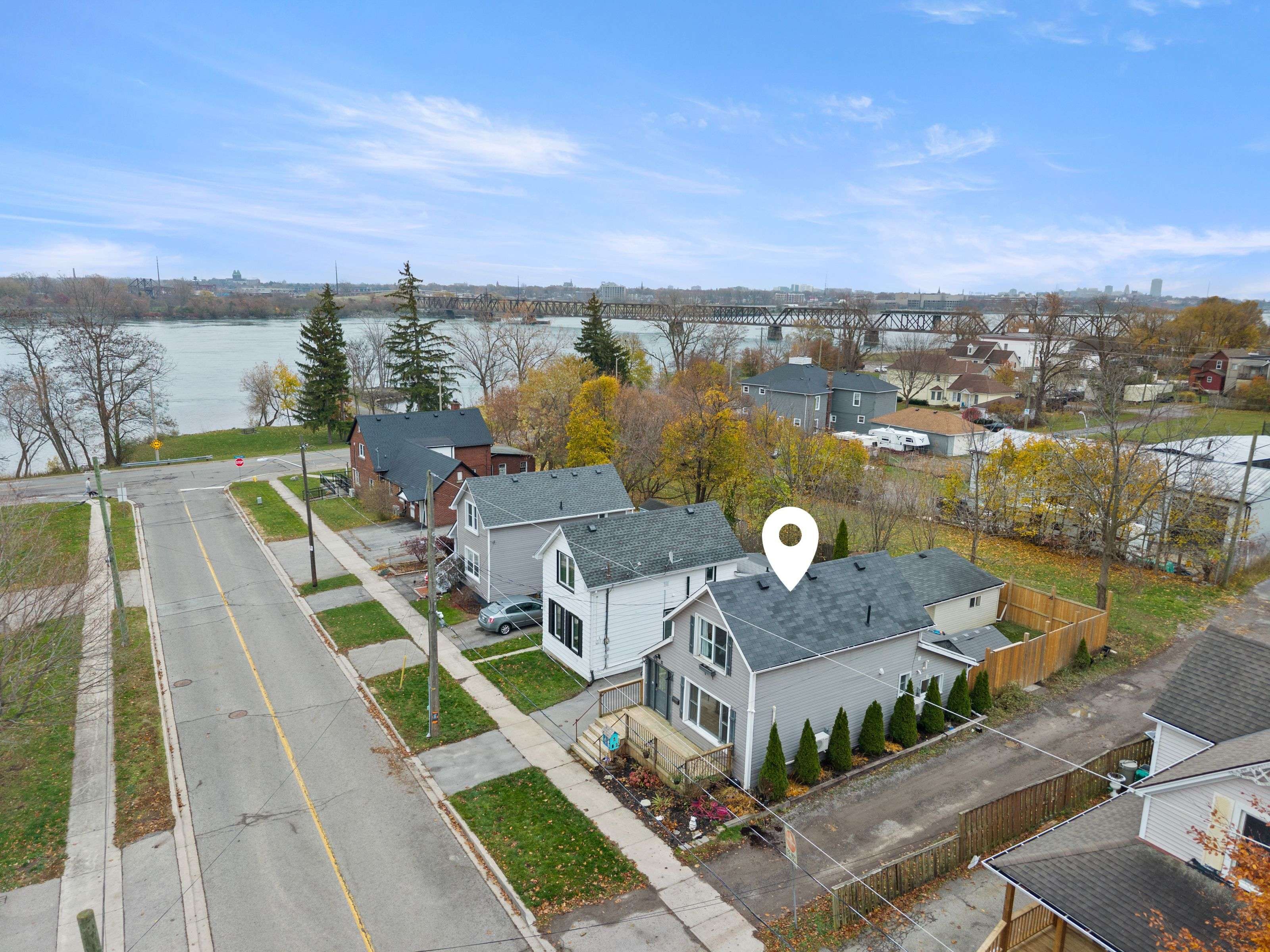 Fort Erie, ON L2A 2V1,15 Phipps ST