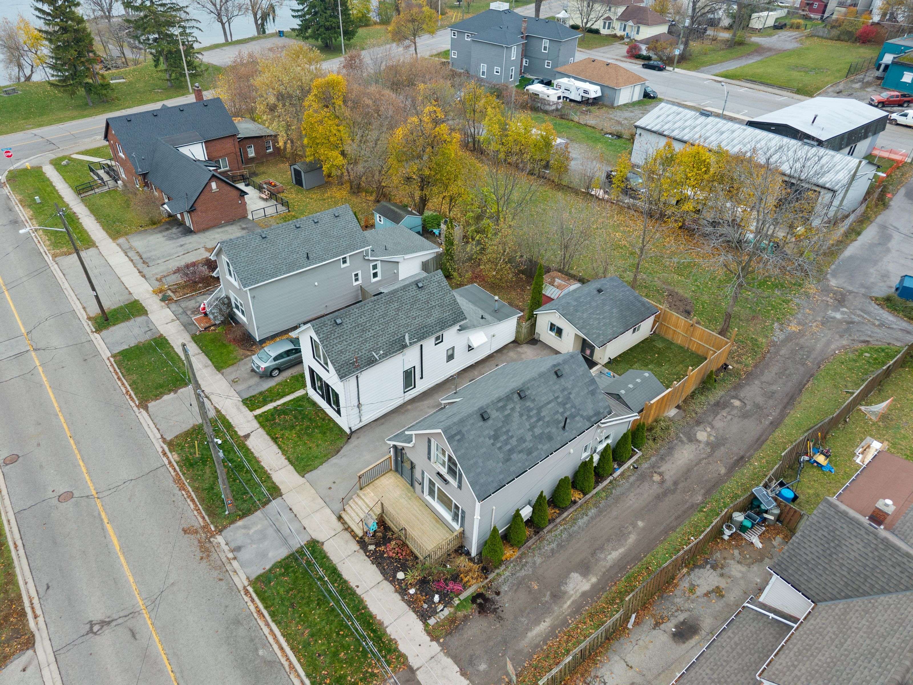 Fort Erie, ON L2A 2V1,15 Phipps ST