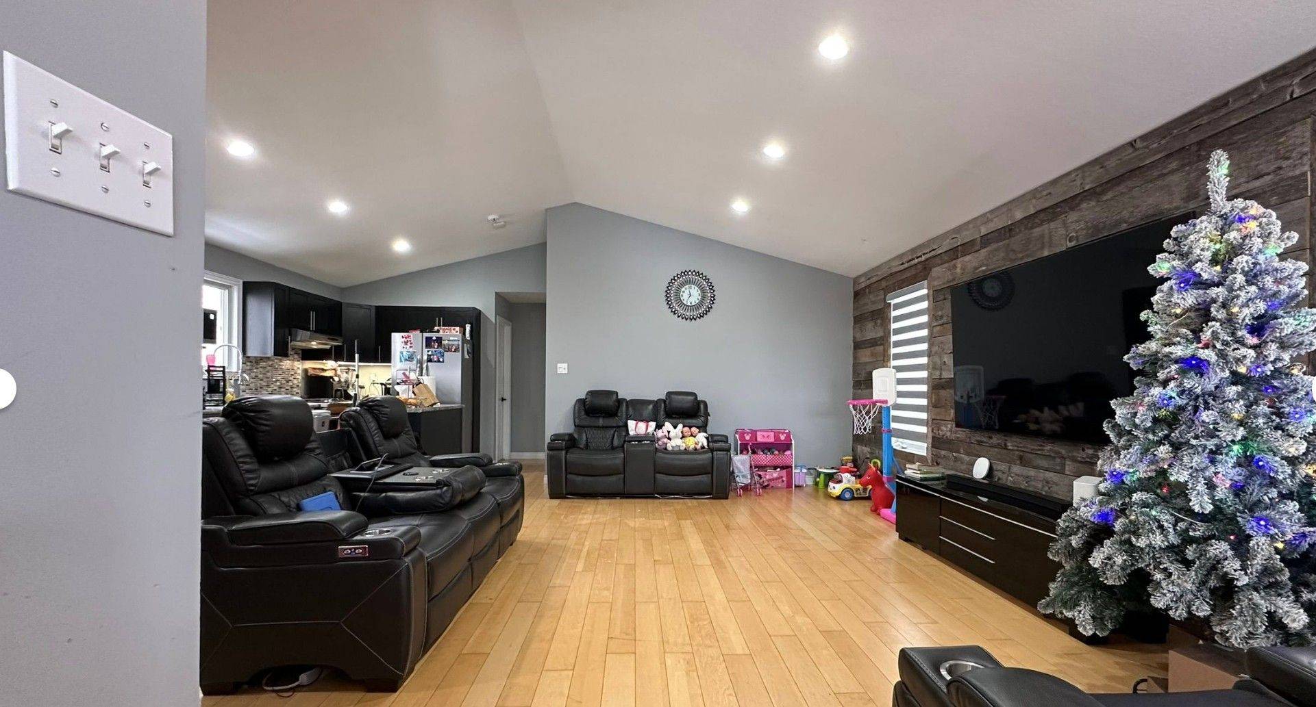 London North, ON N5X 4N9,1004 Marigold ST