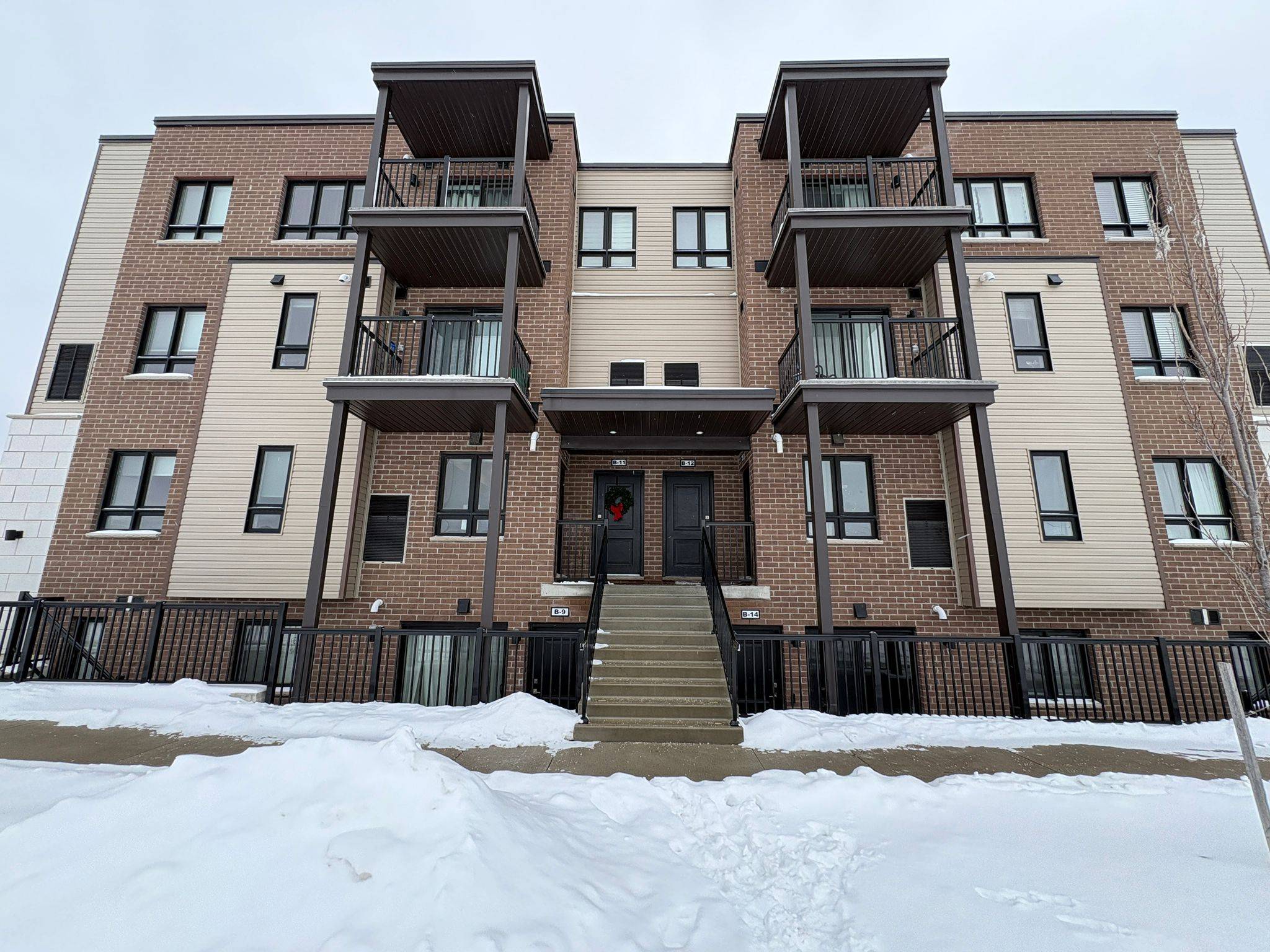 Kitchener, ON N2N 0C5,1331 Countrystone DR #B12