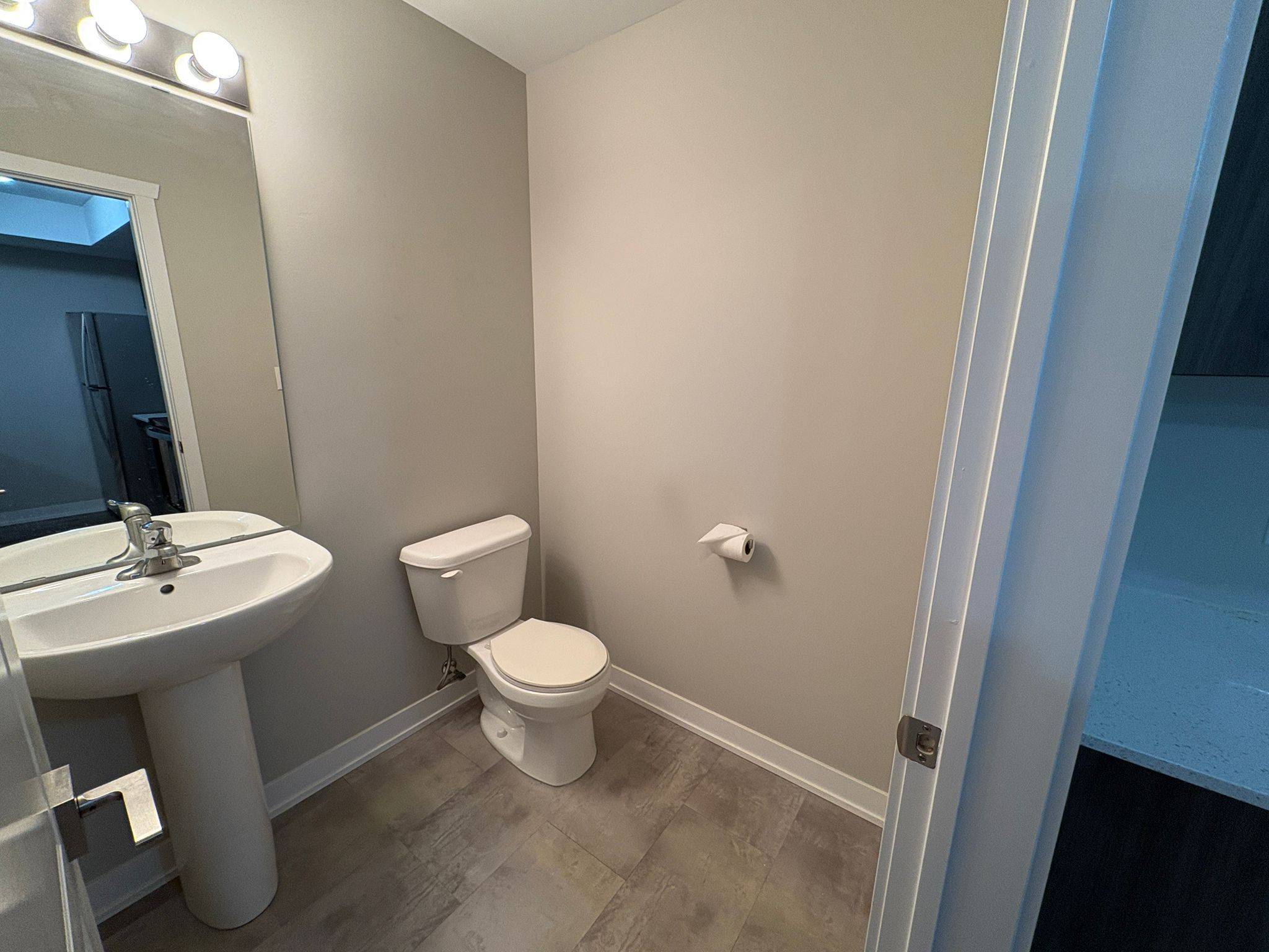 Kitchener, ON N2N 0C5,1331 Countrystone DR #B12