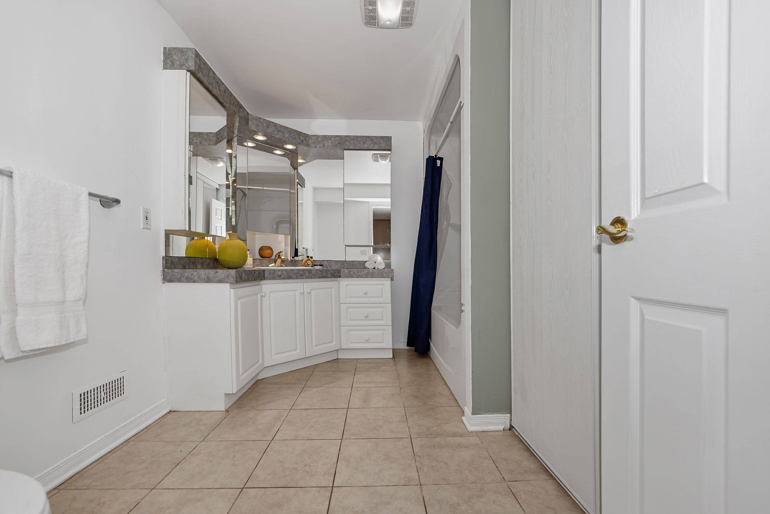 Orleans - Cumberland And Area, ON K4A 3S9,644 Valin ST