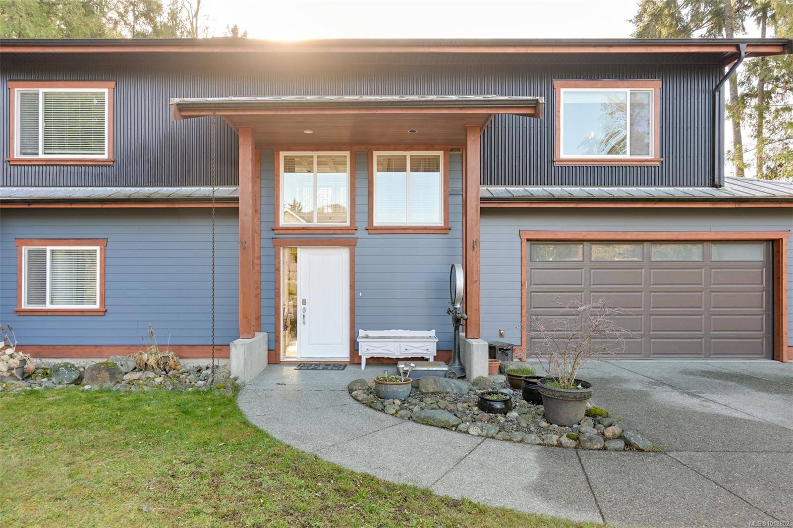 Cobble Hill, BC V8H 0H8,1352 Ball Rd